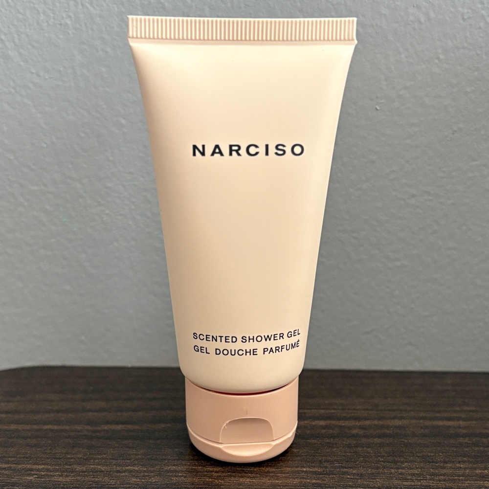 Narciso Rodriguez Poudrée Body Care Set (2) Lotion + Shower Gel 🤍 - Picture 2 of 5